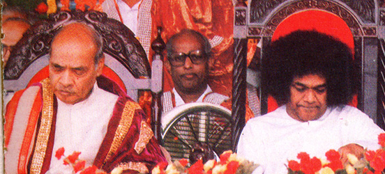 Indian Prime Minister Narasimha Rao with Sathya Sai Baba