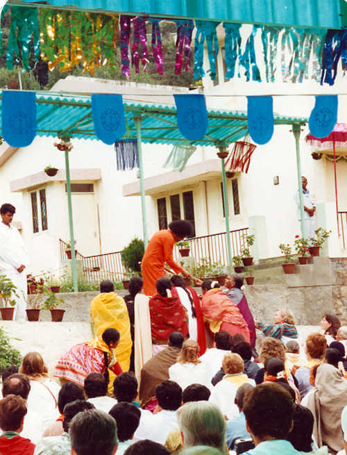 Sai Baba gives darsan at Kodaikanal, 1994